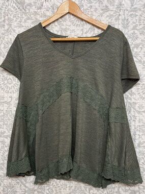 Women’s Cloud Chaser Size XL Short Sleeve Top, Hunter / Army Green
